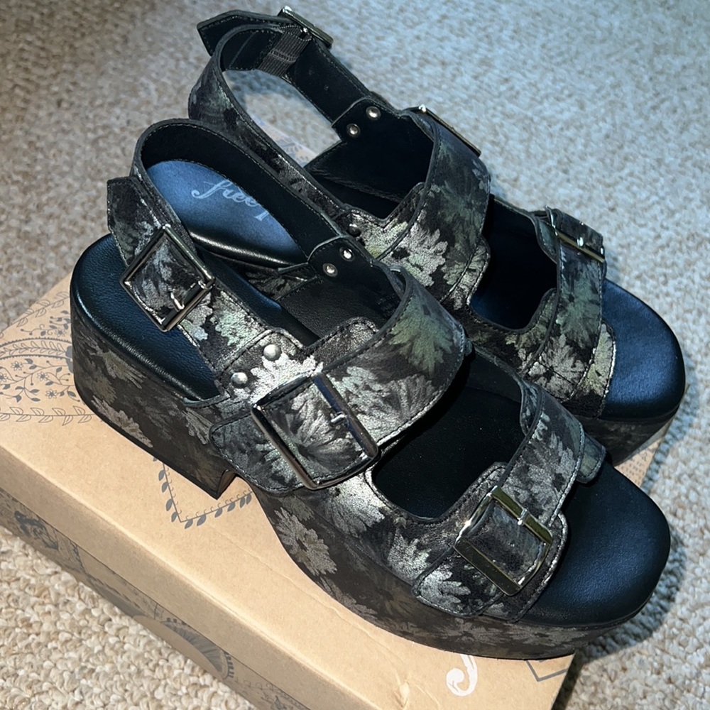 Free People Collection Follow Your Own Path Platform Daisy Print, size 38 - Picture 6 of 8